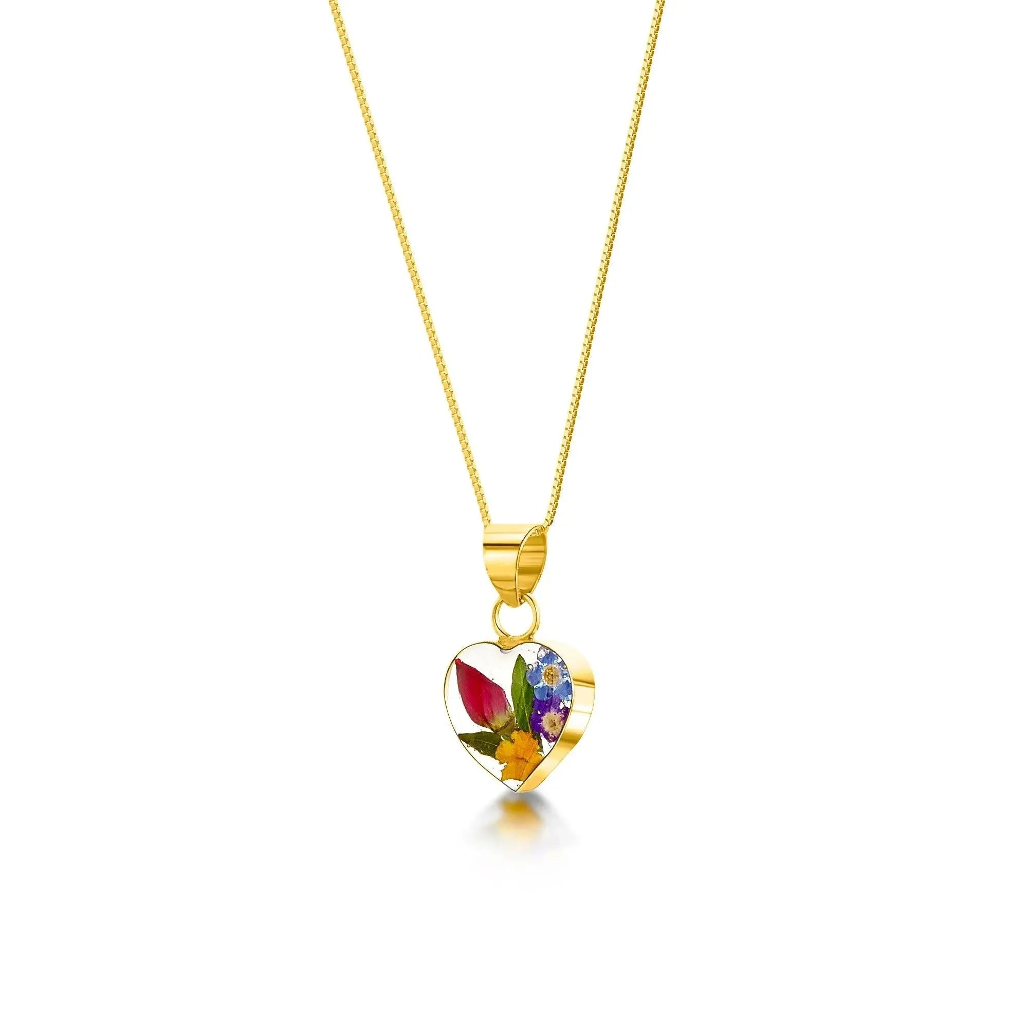 Flower jewellery by Shrieking Violet® Gold-plated sterling silver heart pendant necklace with real flowers. Gift ideas for girlfriend or wife