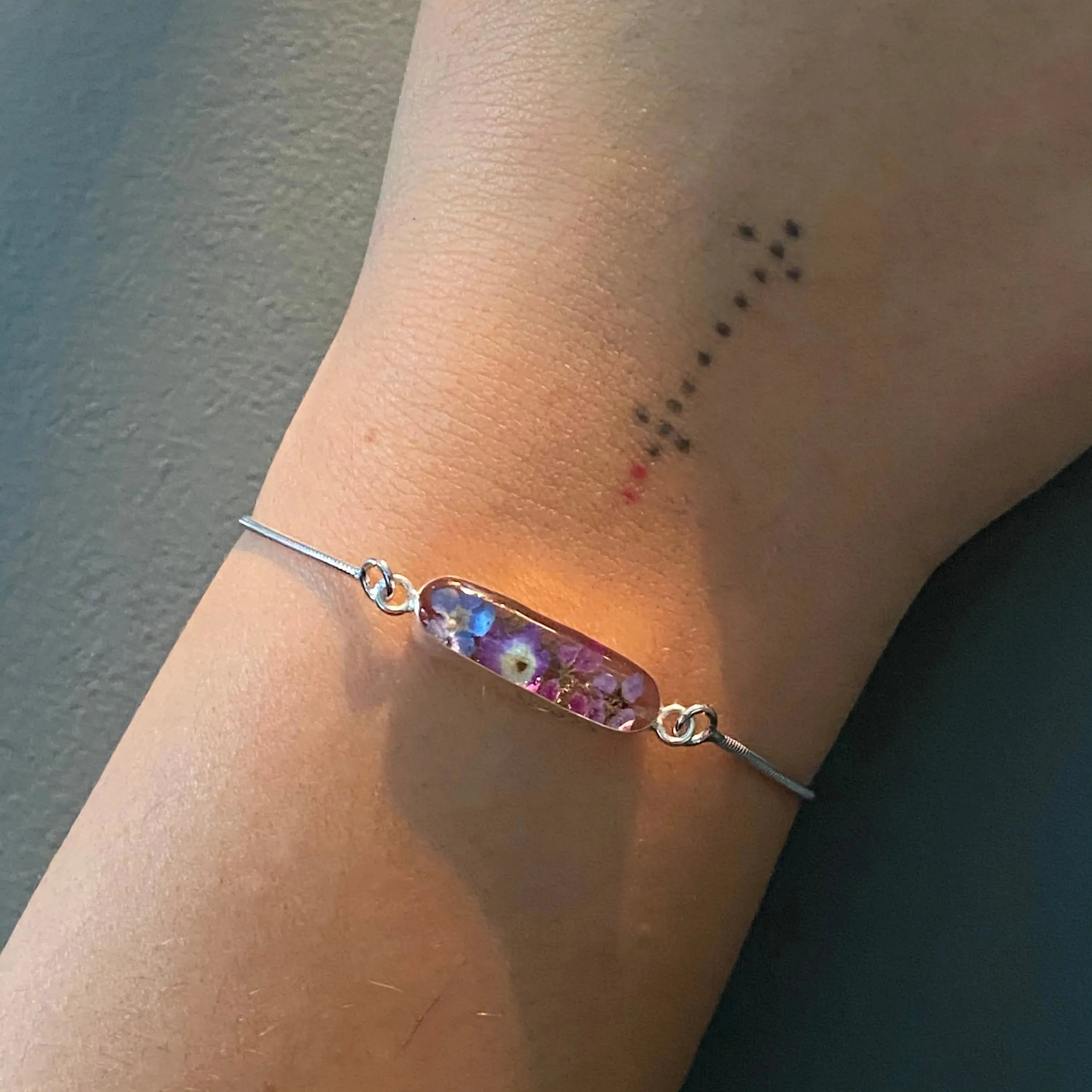 8,5, bracciale vintage Zable in argento sterling 925 con catena a serpente con ciondolo e perline della Torre Eiffel, timbrato 925 Zable - Italia 8,5, bracciale vintage Zable in argento sterling 925 con catena a serpente con ciondolo e perline della Torre Eiffel, timbrato 925 Zable - Italia