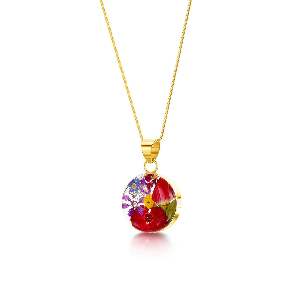 Flower jewellery by Shrieking Violet® Gold-plated sterling silver round pendant necklace with real flowers. Gift ideas for girlfriend or wife
